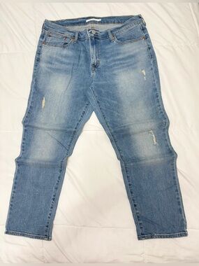 Levi’s Boyfriend Jeans Women’s Size 32 Light Wash